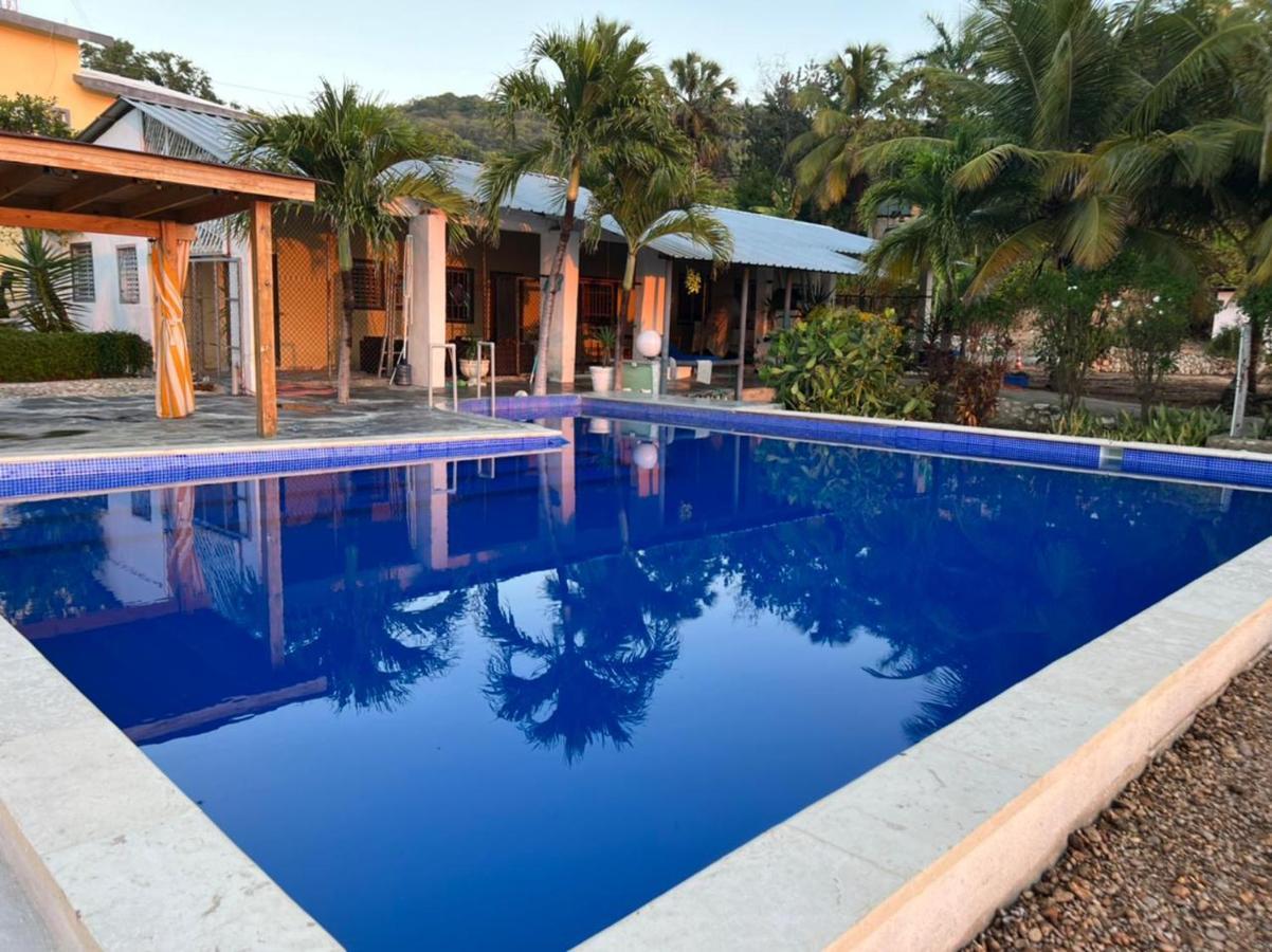 Hotel Al Mare Barahona Экстерьер фото