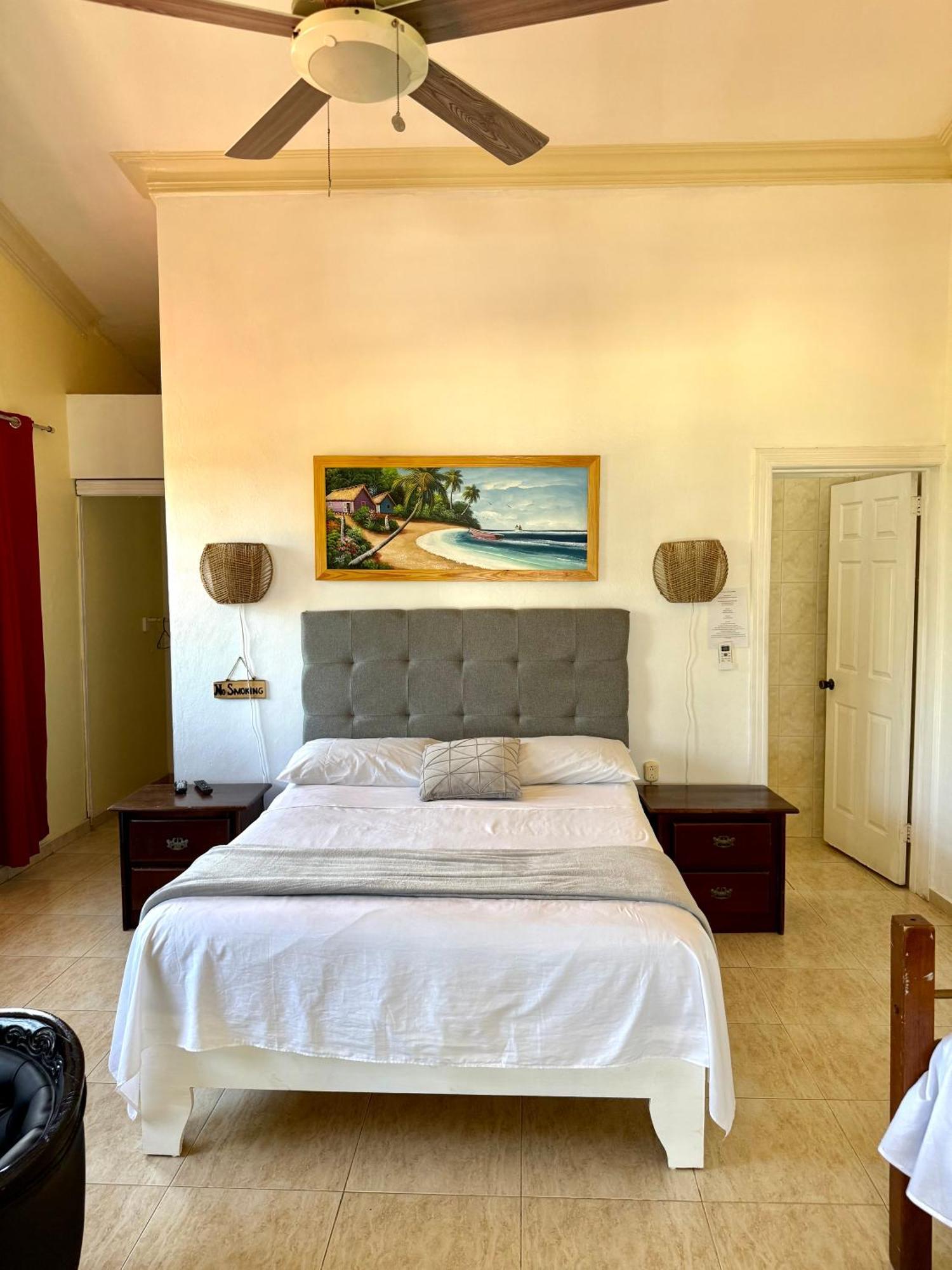 Hotel Al Mare Barahona Экстерьер фото