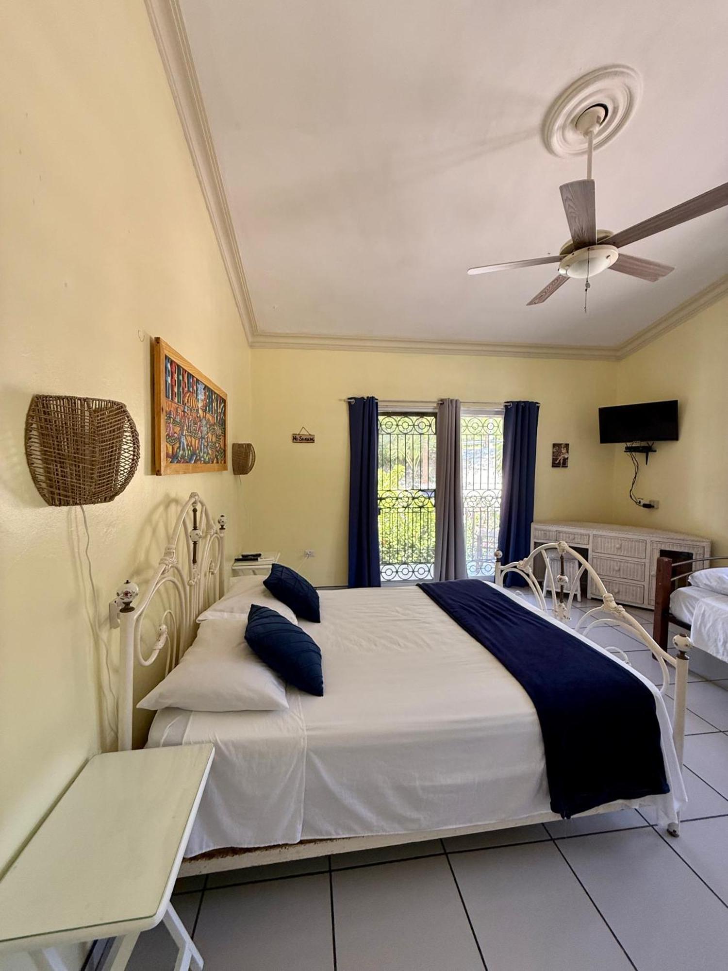 Hotel Al Mare Barahona Экстерьер фото
